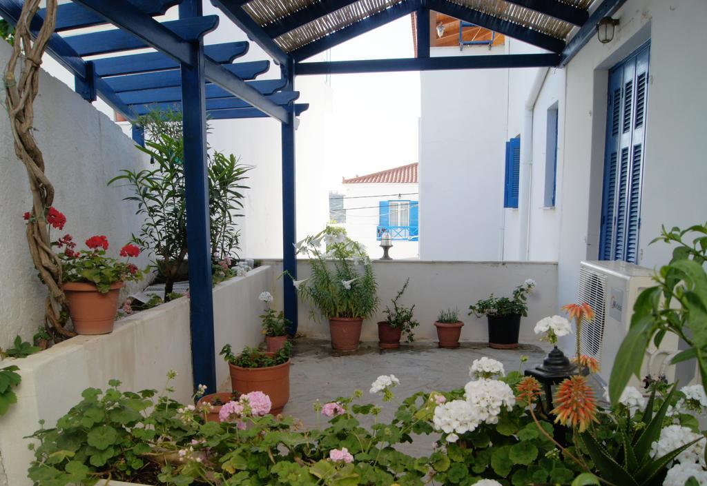 Idroussa Apartment Batsíon Exterior foto