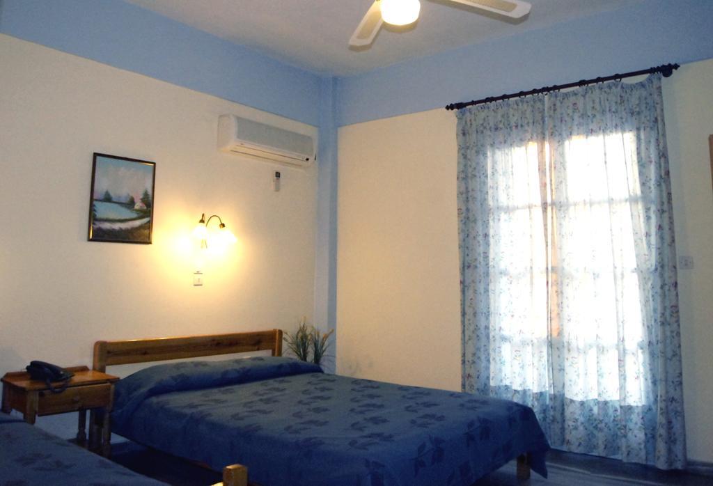 Idroussa Apartment Batsíon Cameră foto
