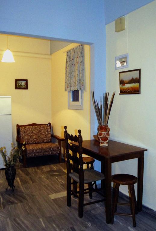 Idroussa Apartment Batsíon Cameră foto