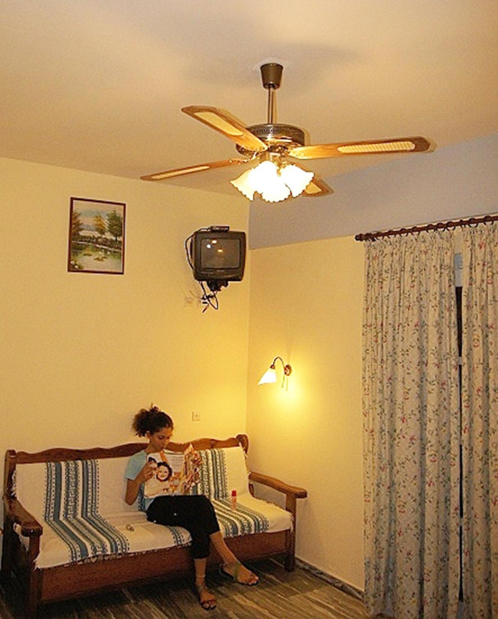 Idroussa Apartment Batsíon Cameră foto