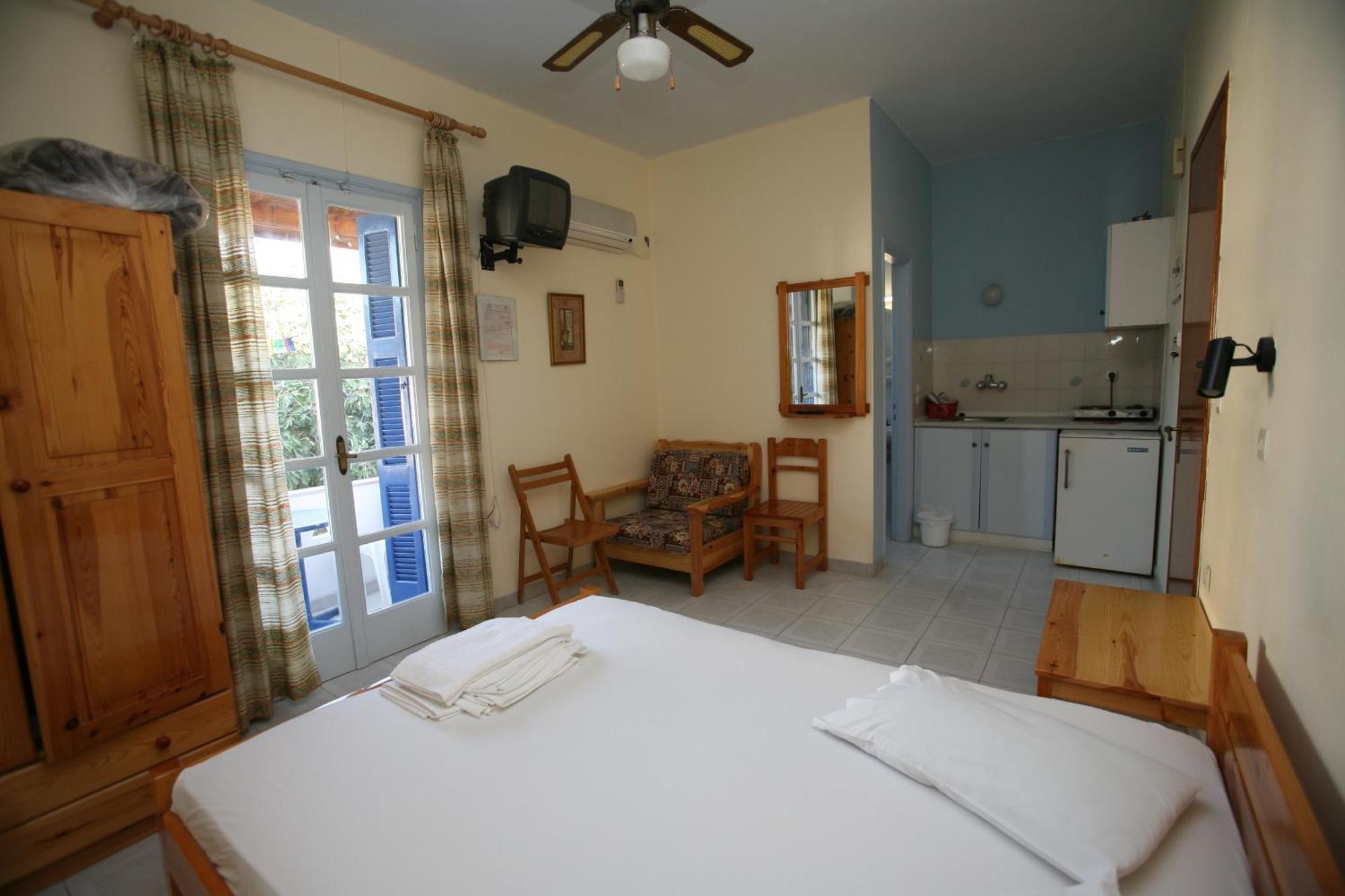 Idroussa Apartment Batsíon Cameră foto